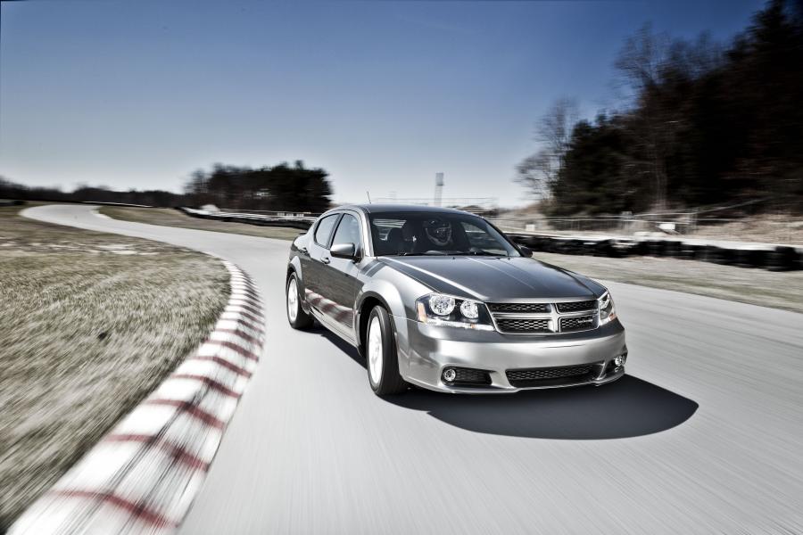  Dodge Avenger R/T 2012 года  (фото 19 из 24)